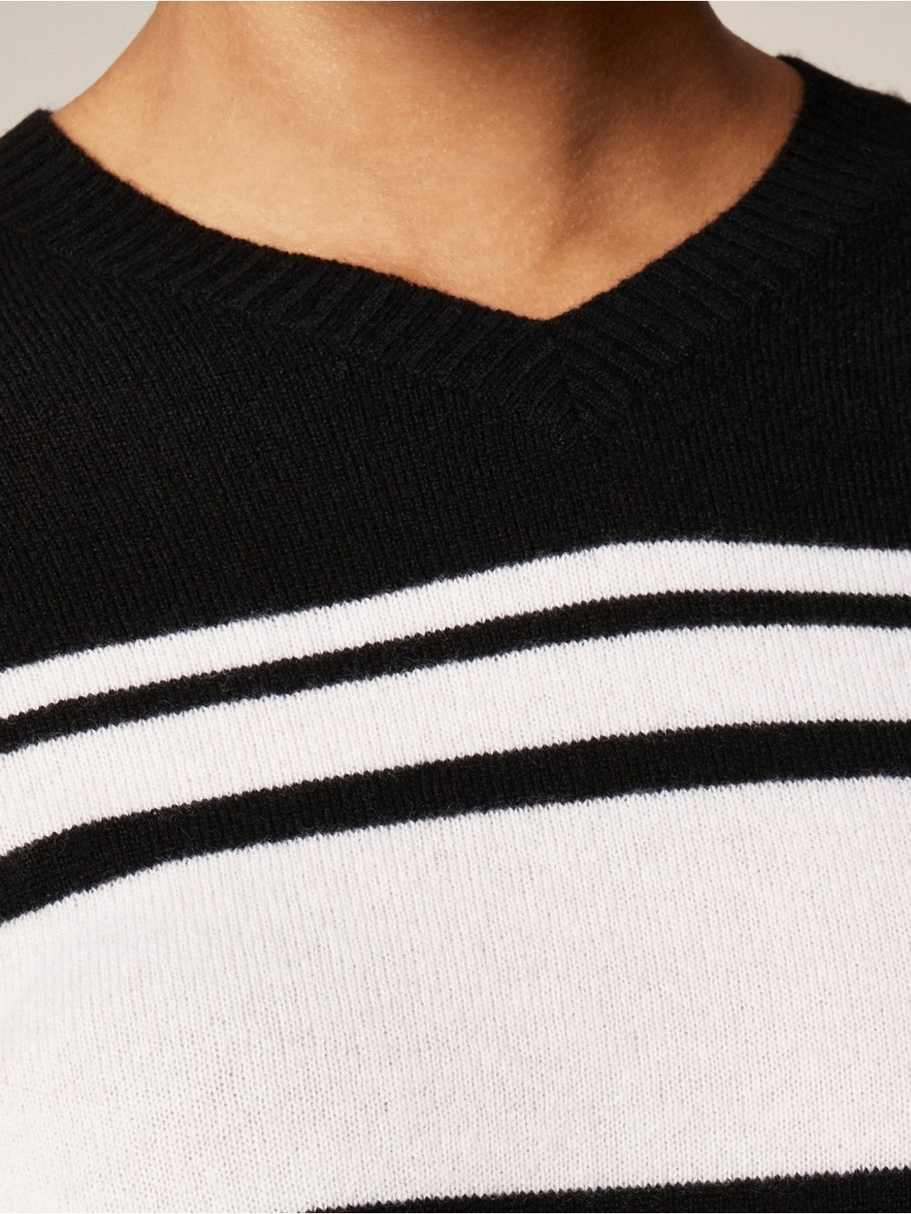 J. Crew Cashmere high V-neck sweater in stripe Black and White Size XS - Picture 3 of 10